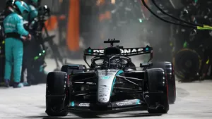 Mercedes v Singapuru porovnával dvě různé speficikace vozů. Wolff vysvětlil důvody neobvyklého rozhodnutí Mercedes v Singapuru porovnával dvě různé speficikace vozů. Wolff vysvětlil důvody neobvyklého rozhodnutí