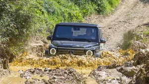 Mercedesy se učí další šílenost. Otočka už nestačí, mohly by umět plavat Mercedesy se učí další šílenost. Otočka už nestačí, mohly by umět plavat