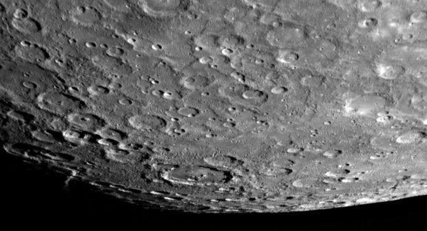 Planeta Merkur přešla přes Slunce