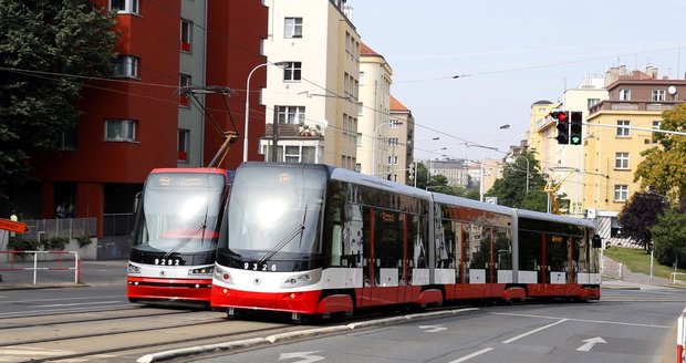 Hlas, který v pražských tramvajích oznamuje zastávky, patří sympatické Dagmar Hazdrové. (ilustrační foto)