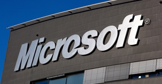 Microsoft se stal druhou nejhodnotnější firmou světa, už přeskočil i ropný Exxon 