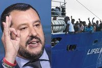 Italové dál odmítají migranty z lodi Lifeline. Otočí se zpět do Libye?