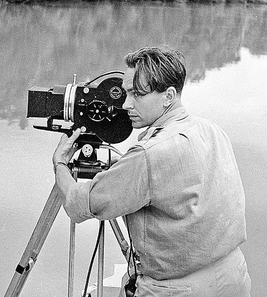 Zikmund nejen cestoval a psal, ale také filmoval.