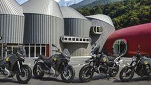 Moto Guzzi slaví 105 let čtyřmi speciály. Jejich barvy převzalo z nové továrny Moto Guzzi slaví 105 let čtyřmi speciály. Jejich barvy převzalo z nové továrny