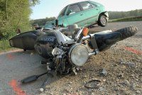 Motorkář na Třebíčsku zemřel po střetu s dodávkou: Jeho spolujezdec je těžce zraněný