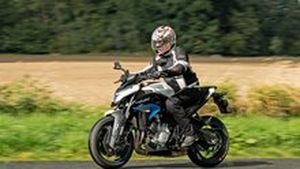 Mototest CFMOTO 675NK: Závodník svlečený donaha Mototest CFMOTO 675NK: Závodník svlečený donaha