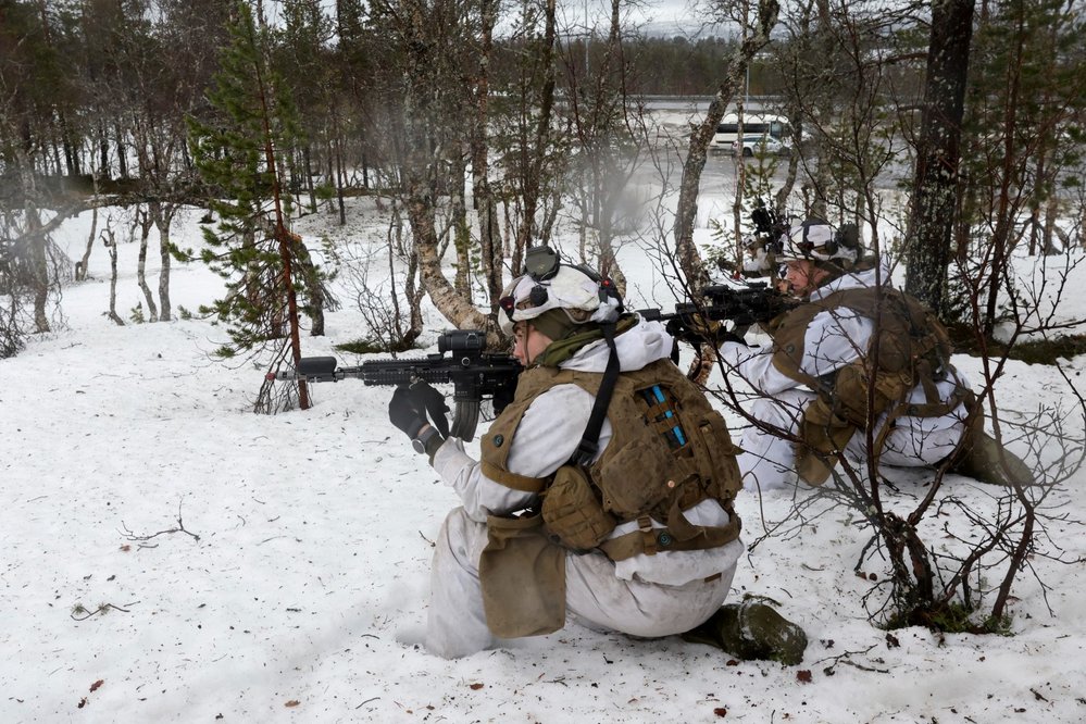 Cvičení vojáků NATO v Norsku (23.3.2022)