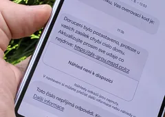 Ne, žádný balík nečekáme. Podvodná SMS přistála i u nás v redakci – na první pohled vypadá věrohodně Ne, žádný balík nečekáme. Podvodná SMS přistála i u nás v redakci – na první pohled vypadá věrohodně