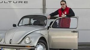Nedostatek Martina Vaculíka: Nikdy nejel Volkswagenem Brouk. Až teď to napravil. Nedostatek Martina Vaculíka: Nikdy nejel Volkswagenem Brouk. Až teď to napravil.