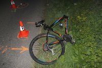 Cyklistu (†81) na Uherskohradišťsku srazilo auto: Vážným zraněním podlehl v nemocnici!
