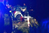 Dva mrtví po nehodě u Jihlavy: Policie ze smrti viní řidiče ze sportovního vozu