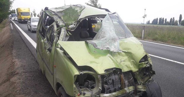 K vážné havárii došlo mezi Uhříněvsí a Říčany.