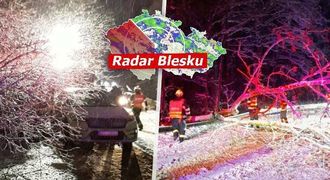 Nehody a další potíže kvůli sněhu na řadě míst Česka! Napadne až 10 cm, sledujte radar Blesku