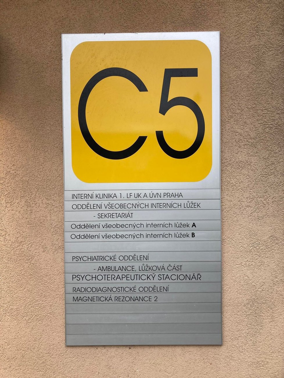 Pavilon C5 Ústřední vojenské nemocnice (4. 11. 2021)