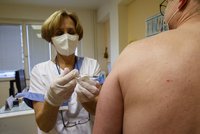 Zájem o očkování se zvyšuje. Už ho chce 58 procent Čechů, stále je to ale málo