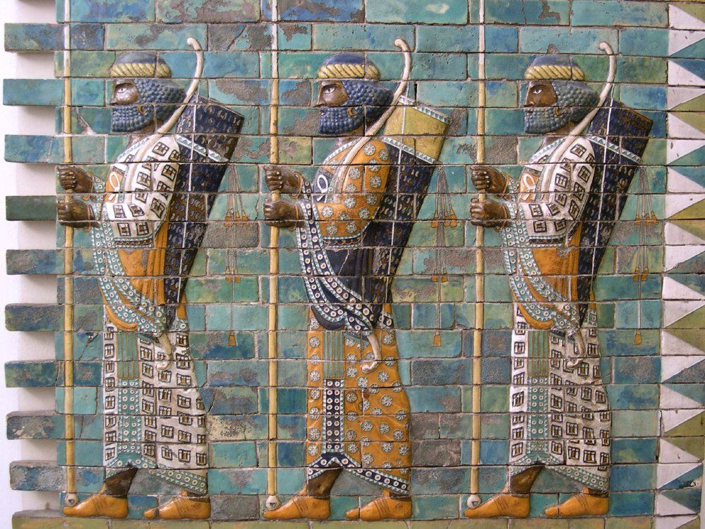Zobrazení královské stráže Nesmrtelných na zdi paláce v městě Susa