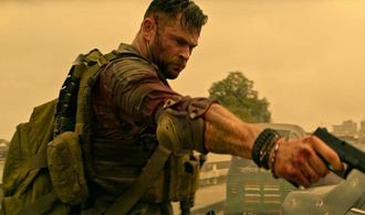 Netflix láká na akční film Vyproštění 2. Chris Hemsworth si opět zahraje špičkového žoldáka