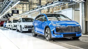 Nové Audi A2 e-tron míří na trh po rekordně rychlém tempu vývoje. Podívejte se, jak se vyrábí Nové Audi A2 e-tron míří na trh po rekordně rychlém tempu vývoje. Podívejte se, jak se vyrábí
