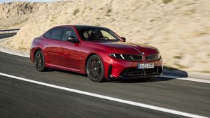 Nové BMW řady 3 oficiálně: S šestiválcem i na elektřinu. Uvnitř je všechno jinak