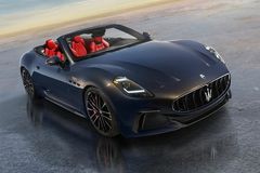 Nové Maserati GranCabrio je tak krásné, jak čekáte. Šestiválec nechybí