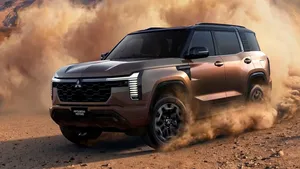 Nové Mitsubishi Pajero se vrací ke kořenům. Má rám z tritonu, redukci a klasický diesel Nové Mitsubishi Pajero se vrací ke kořenům. Má rám z tritonu, redukci a klasický diesel