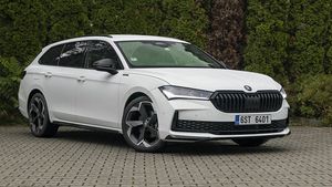 Novodobá Škoda Superb má 25 let! Kdo ví, kde by bez něj dnes Škodovka byla