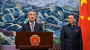 Nový čínský velvyslanec v Česku: Babiš, Klaus i Okamura na recepci! Kdo další přišel? Nový čínský velvyslanec v Česku: Babiš, Klaus i Okamura na recepci! Kdo další přišel?