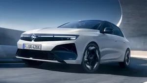 Nový Opel Astra GSE Line si na sporťák jen hraje. Pod kapotou může mít i prostinký diesel Nový Opel Astra GSE Line si na sporťák jen hraje. Pod kapotou může mít i prostinký diesel