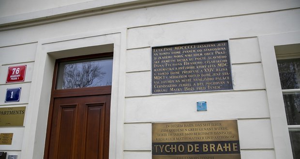 A memorial at the U Zlateho noha house reminds us that the plaque was once inhabited by the famous Danish astronomer Brahe.