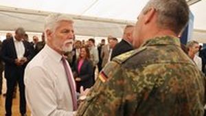 Obří kolony na dnech NATO v Ostravě. „Hrozeb přibývá,“ pronesl Pavel Obří kolony na dnech NATO v Ostravě. „Hrozeb přibývá,“ pronesl Pavel