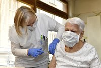 Registrace k očkování pro seniory nad 70 let od března: Zdravotní stav v pořadí hrát roli nebude