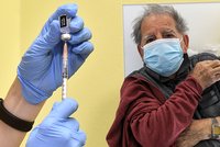 Očkování u obvoďáků: Jak bude vypadat v praxi a jaké řeší problémy? Počkáte si i v parku