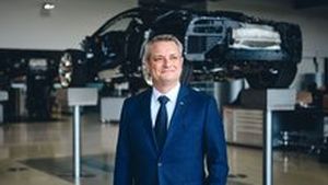 Od prototypů veyronu až do čela Bugatti: Christophe Piochon po 24 letech končí Od prototypů veyronu až do čela Bugatti: Christophe Piochon po 24 letech končí
