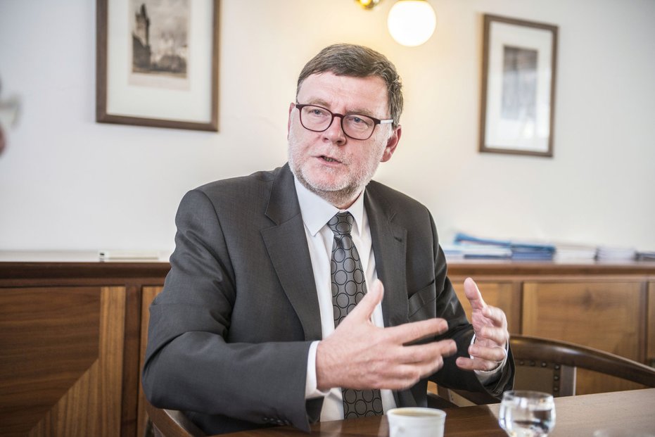 Zbyněk Stanjura: Privatizujme část České pošty i Českých drah přes burzu | E15.cz