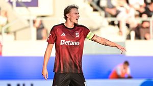ONLINE: Hradec - Sparta 2:1. Hosté snižují, Brunesovu střelu doklepl do branky Karabec