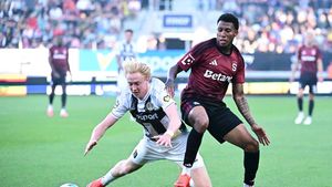 ONLINE: Hradec - Sparta 2:1. Výživná první půle, na góly domácích odpověděl Karabec ONLINE: Hradec - Sparta 2:1. Výživná první půle, na góly domácích odpověděl Karabec