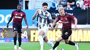 ONLINE: Hradec - Sparta 2:1. Čihák protáhl Surovčíka, střelu z dálky vytáhl na roh ONLINE: Hradec - Sparta 2:1. Čihák protáhl Surovčíka, střelu z dálky vytáhl na roh