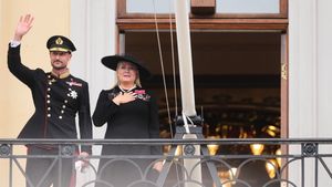 ONLINE: Norové pohřbili Haralda V. Pavel na recepci s králi, nový vladař mával z paláce ONLINE: Norové pohřbili Haralda V. Pavel na recepci s králi, nový vladař mával z paláce