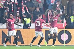 ONLINE: Slavia - Sparta 2:2. Olatunji pod domácím kotlem smazal ztrátu