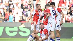 ONLINE: Slavia - Zbrojovka 2:0. Chorý po krásné akci udeřil podruhé! Dvě zranění opor ONLINE: Slavia - Zbrojovka 2:0. Chorý po krásné akci udeřil podruhé! Dvě zranění opor