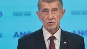 ONLINE: Vyhráli jsme, zopakoval Babiš. A žhavá jednání o koalicích i mezi ANO, ODS a STAN ONLINE: Vyhráli jsme, zopakoval Babiš. A žhavá jednání o koalicích i mezi ANO, ODS a STAN