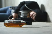 V Brně ležela na ulici „mrtvola“: Byl to opilý a zfetovaný školák (14)!
