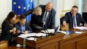 Opozice chce jednat o nedůvěře Babišově vládě, podpisy mají. Na kdy svolá Okamura schůzi? Opozice chce jednat o nedůvěře Babišově vládě, podpisy mají. Na kdy svolá Okamura schůzi?
