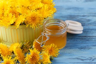 Pampeliškový med a sirup: Podrobný návod, jak si je vyrobit doma