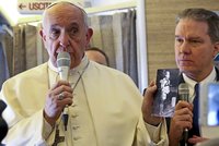Papež vytáhl fotku dítěte, které zabila atomovka: „Svět je na hraně jaderné války“