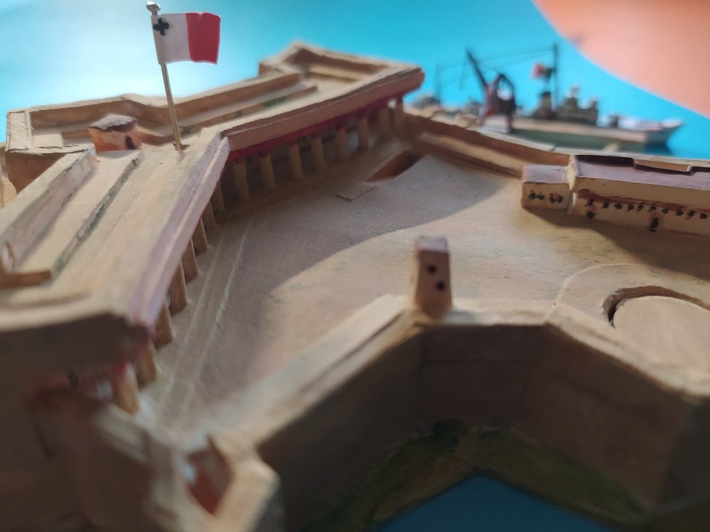 Papírový model pevnosti Ricasoli na Maltě zaslaný do soutěže Papírový pohár
