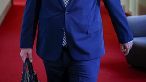 Paragraf za penisy i boj proti tyranům! Smršť změn z rukou ministra spravedlnosti Tejce Paragraf za penisy i boj proti tyranům! Smršť změn z rukou ministra spravedlnosti Tejce