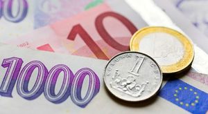 Pavel Páral: Odhadovat, jestli koupit eura na dovolenou teď, nebo v létě, je jako sázet na koníčky