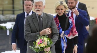 Pavel s manželkou Evou na Královéhradecku: Zamíří na hejtmanství, mezi vojáky, děti i do nemocnic