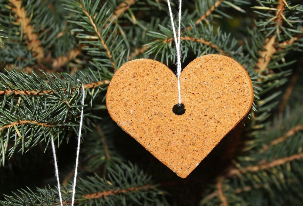 Díky perníkovým ozdobám na stromeček budou Vánoce krásně voňavé